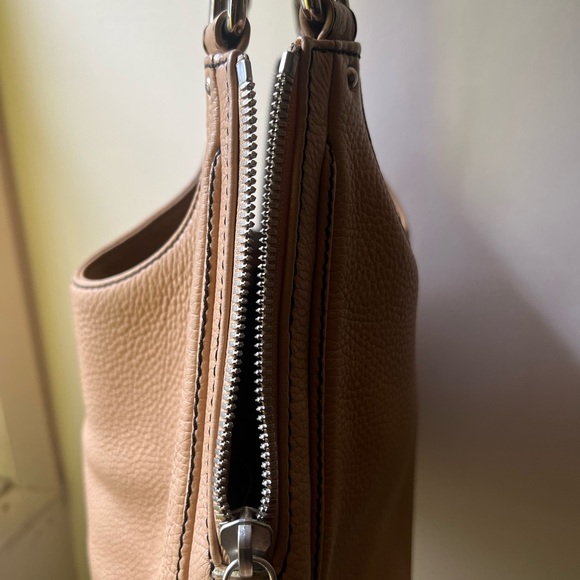 Authentic Chanel Bag- cream with silver hardware - Picture 3 of 11